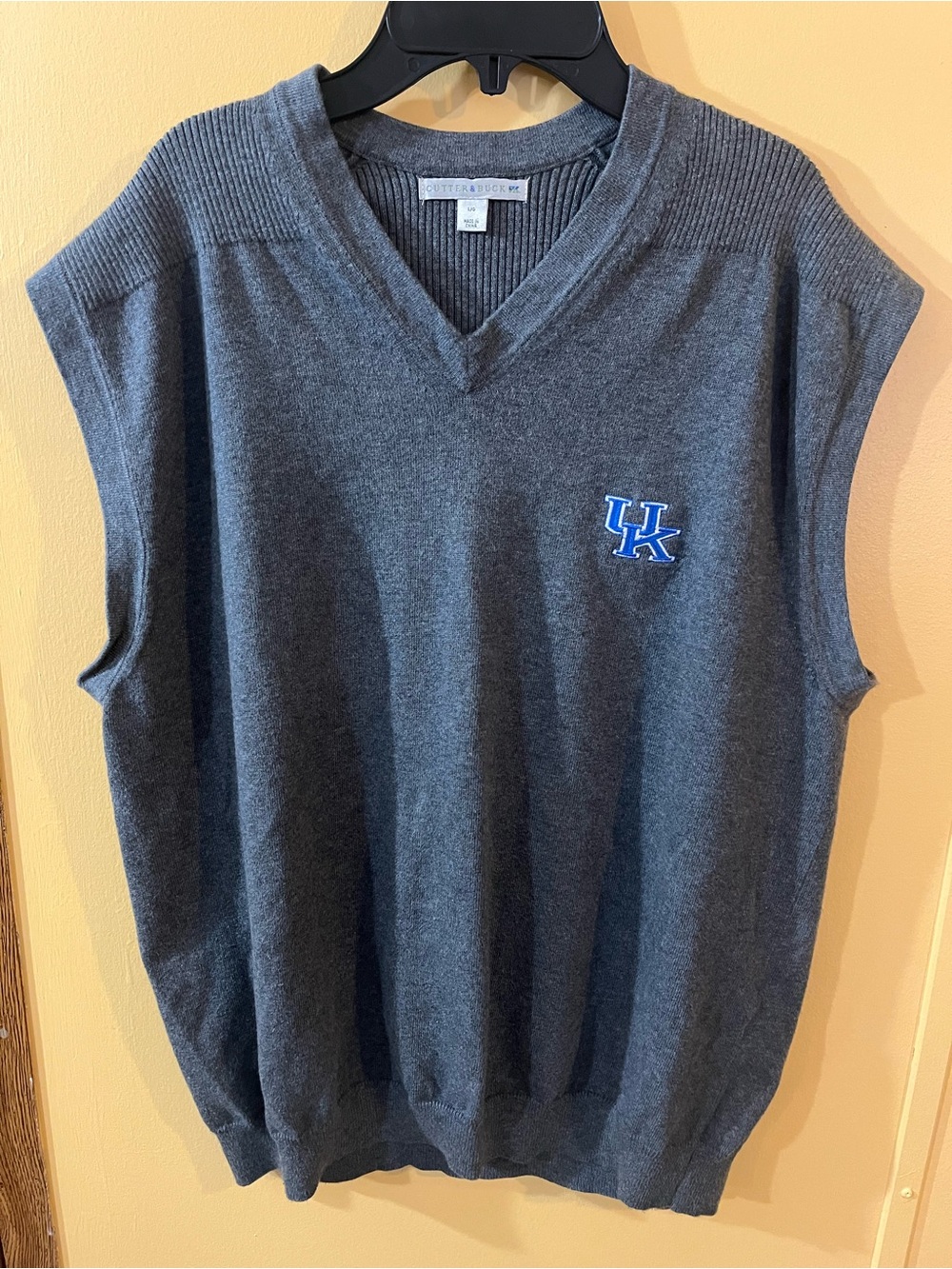 Cutter & Buck Charcoal Gray V-Neck Sweater Vest Blue UK Logo Men’s Size Large